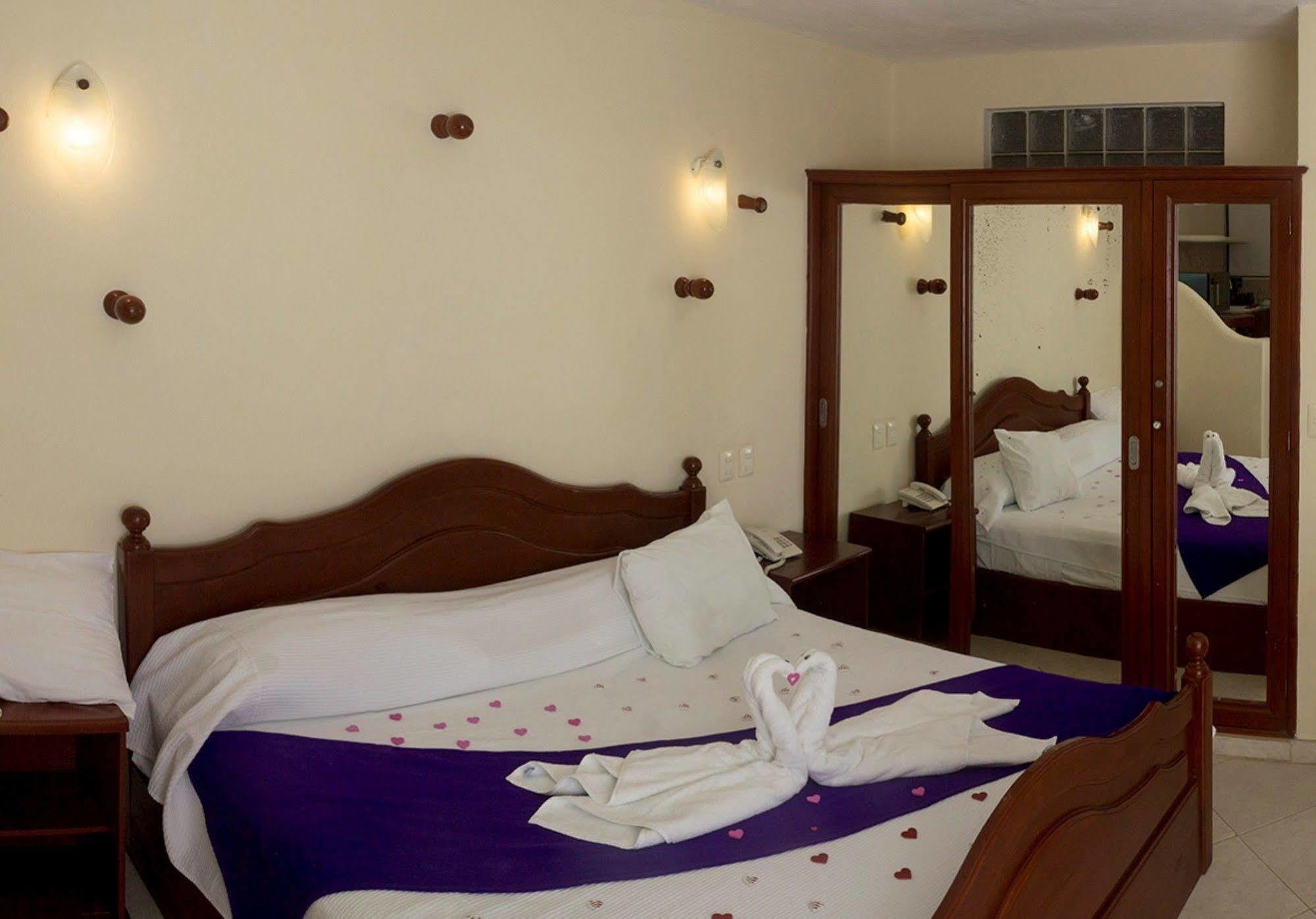 Villas Coco Resort - All Suites (Adults Only) Isla Mujeres Dış mekan fotoğraf